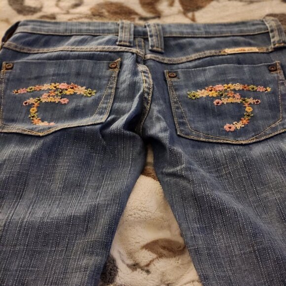 Frankie B Limited Edition Jeans - Embroidered Flower Pockets & Boot Cut Leg - Picture 6 of 13